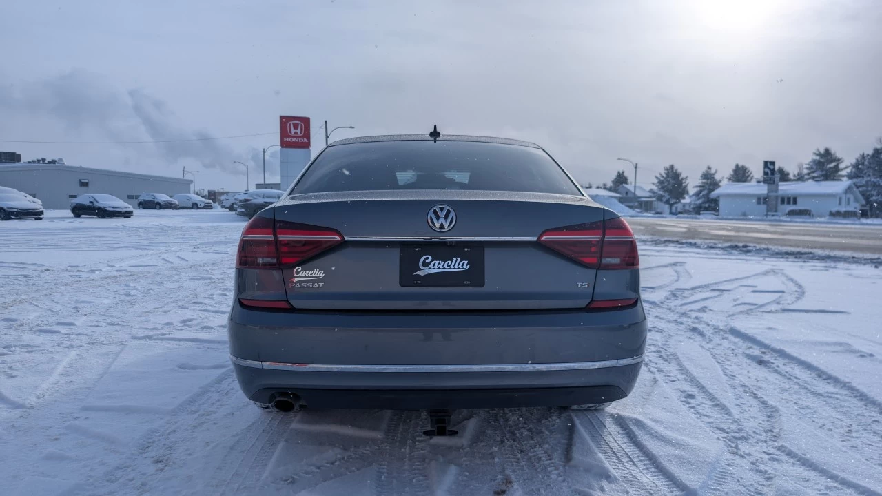 2018 Volkswagen Passat Comfortline Main Image