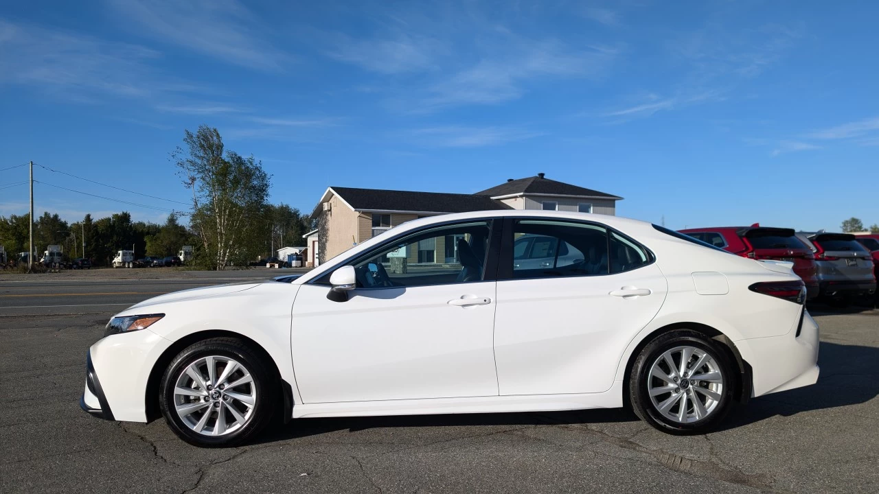 2023 Toyota Camry SE Image principale