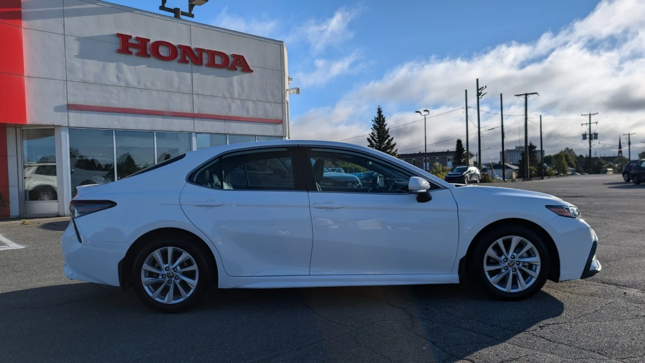 2023 Toyota Camry SE Image principale