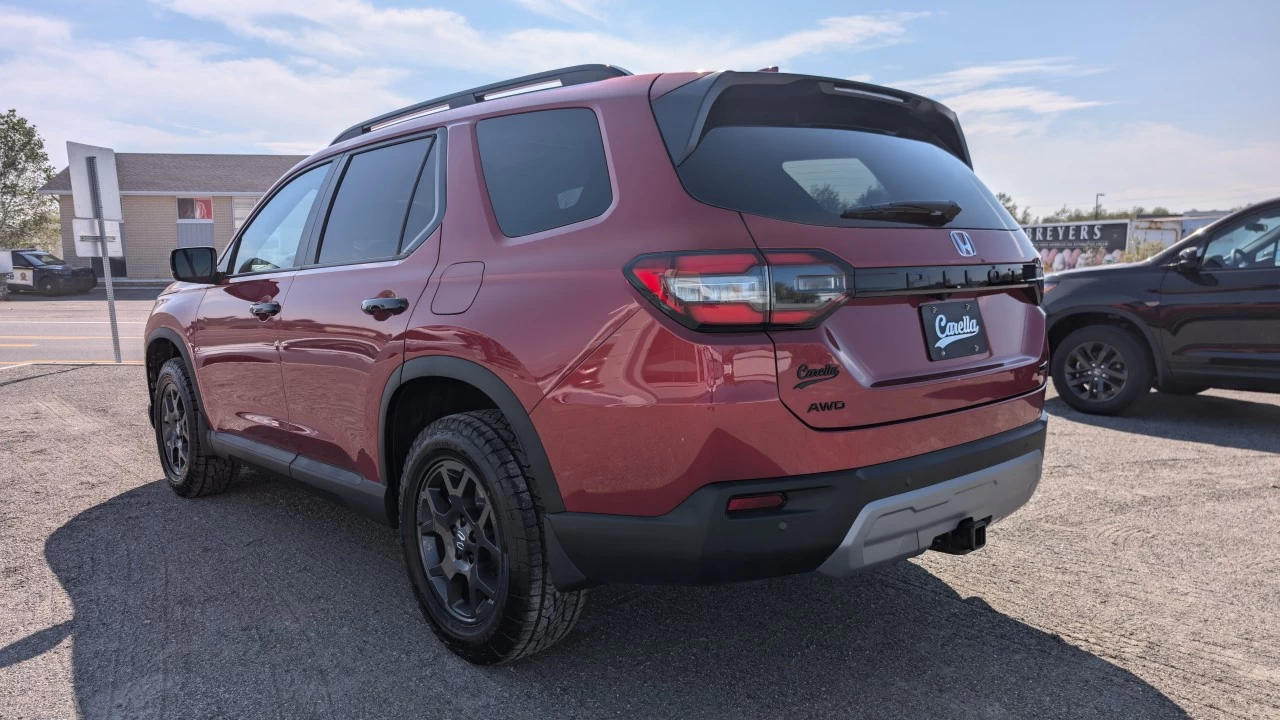 2025 Honda Pilot TrailSport Main Image