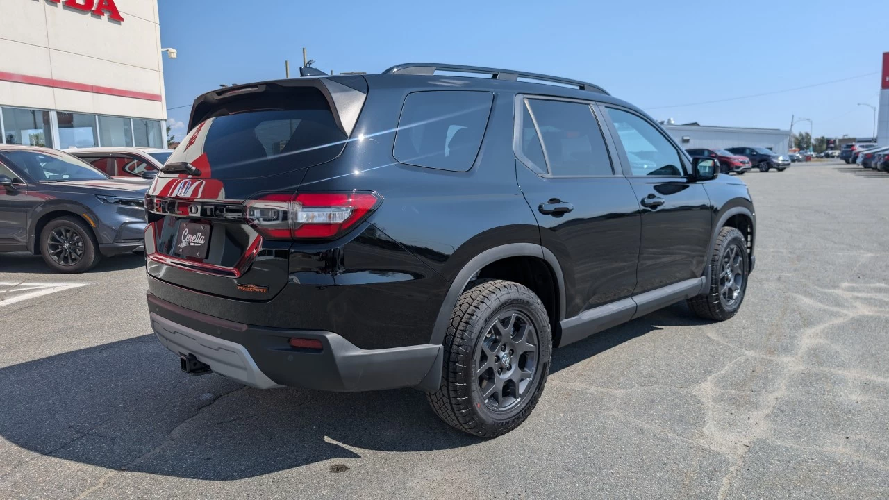 2025 Honda Pilot TrailSport Main Image