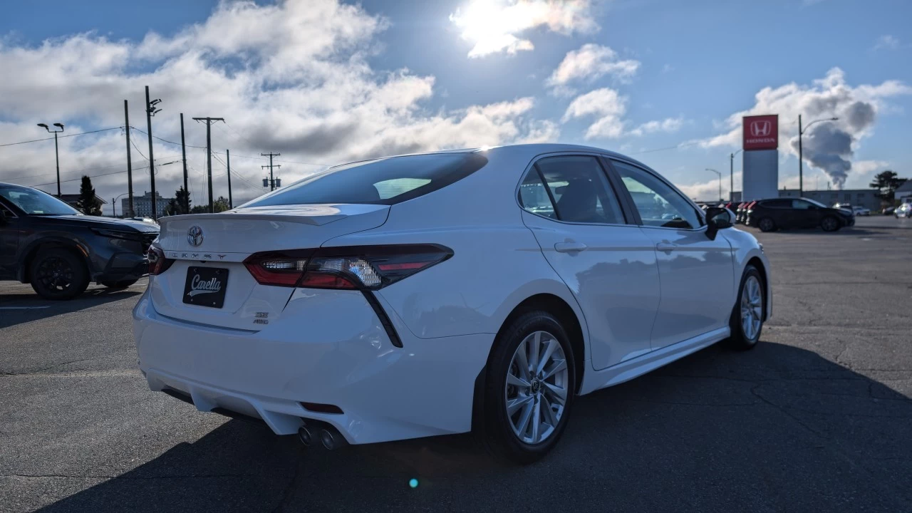 2023 Toyota Camry SE Main Image