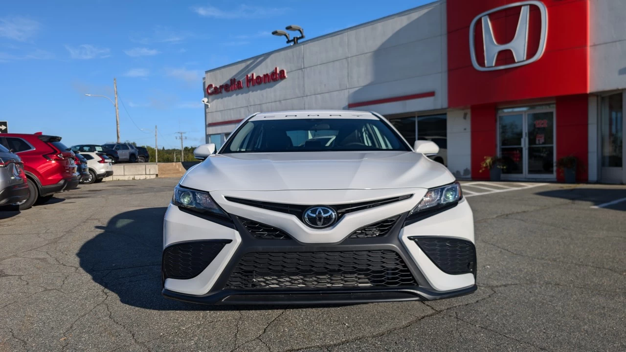 2023 Toyota Camry SE Main Image