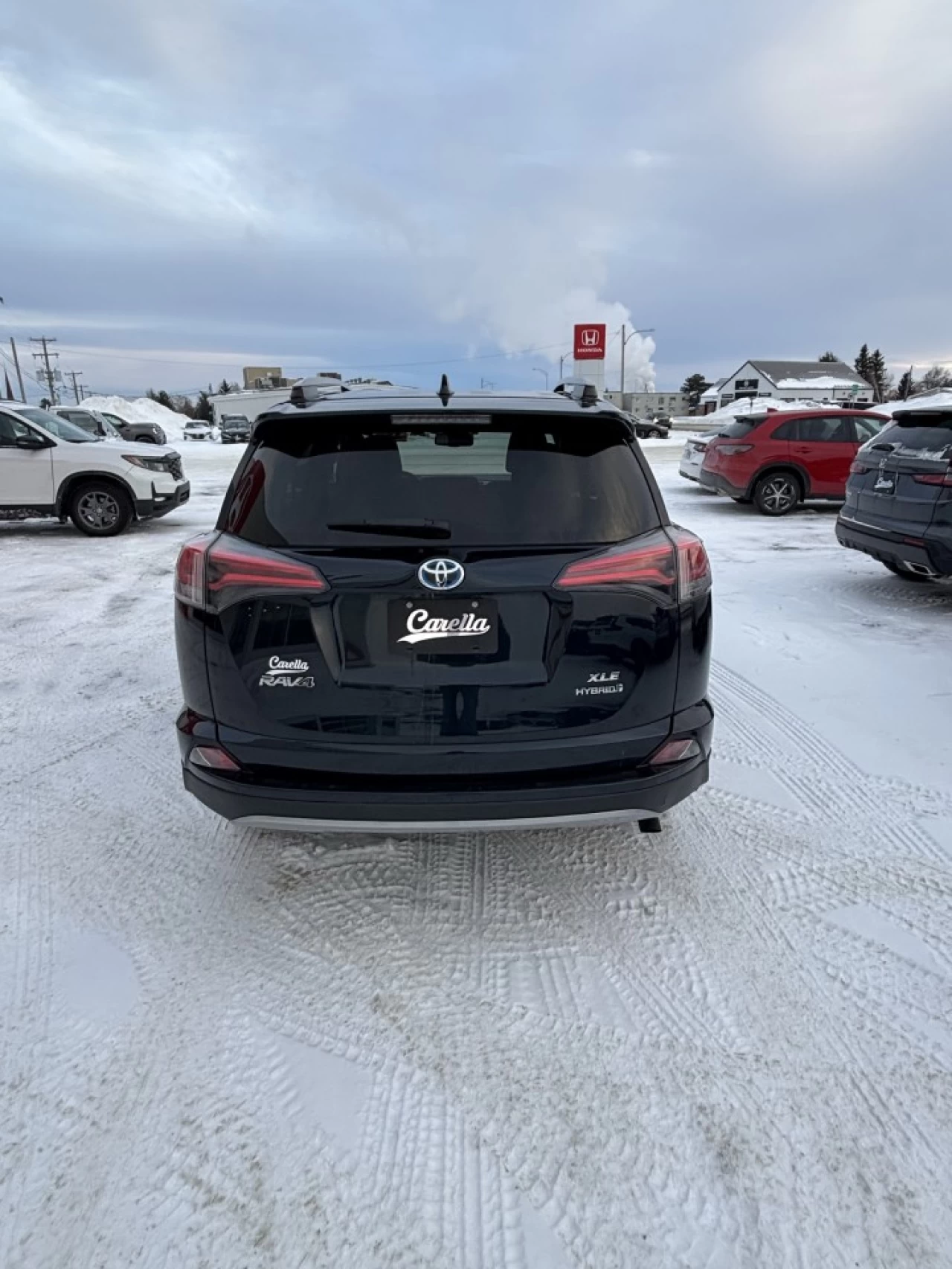 2017 Toyota RAV4 XLE Main Image