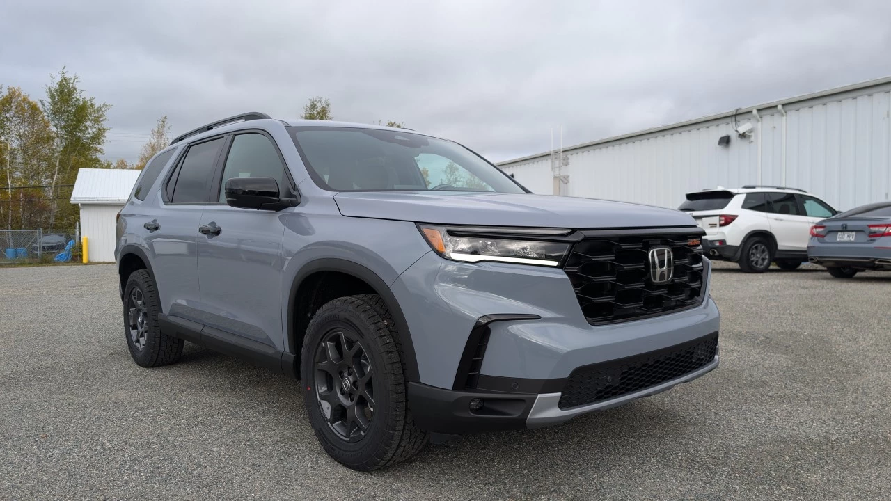 2025 Honda Pilot TrailSport Main Image