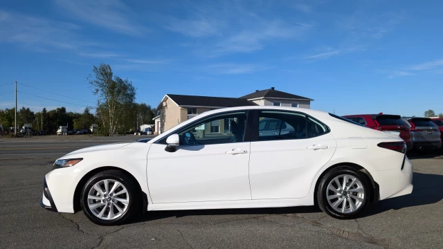 Toyota Camry SE 2023