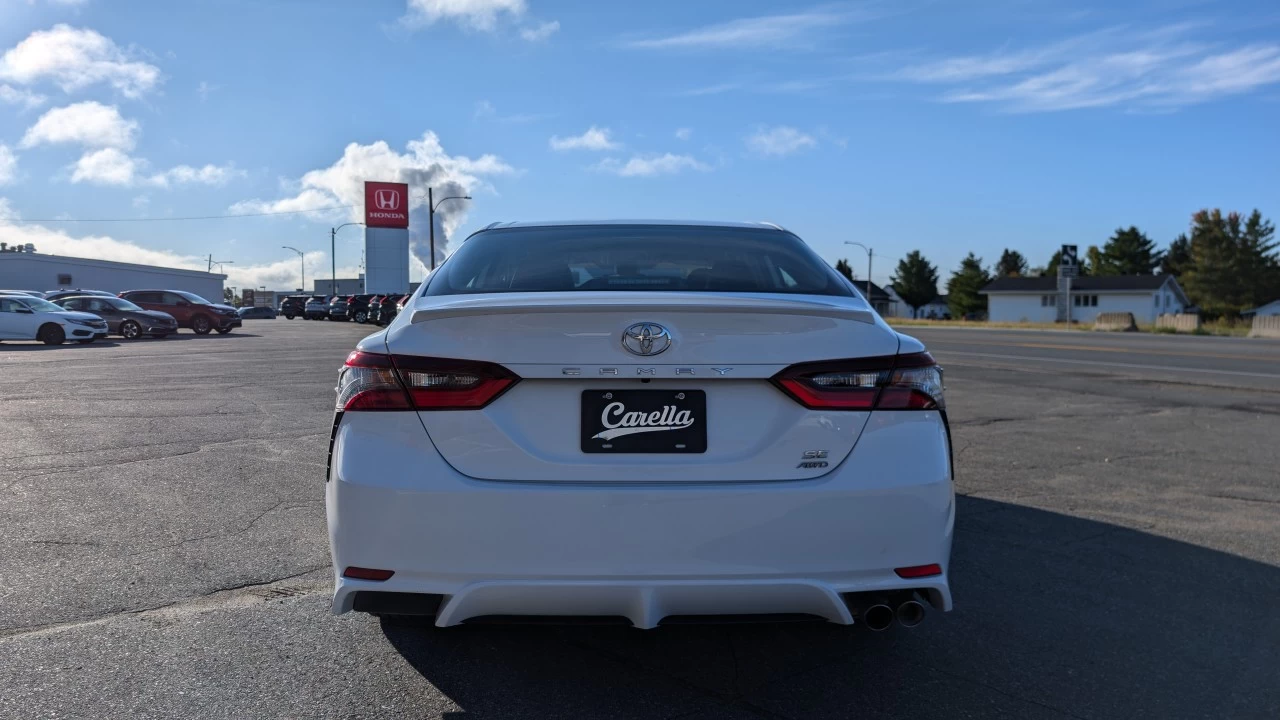 2023 Toyota Camry SE Main Image